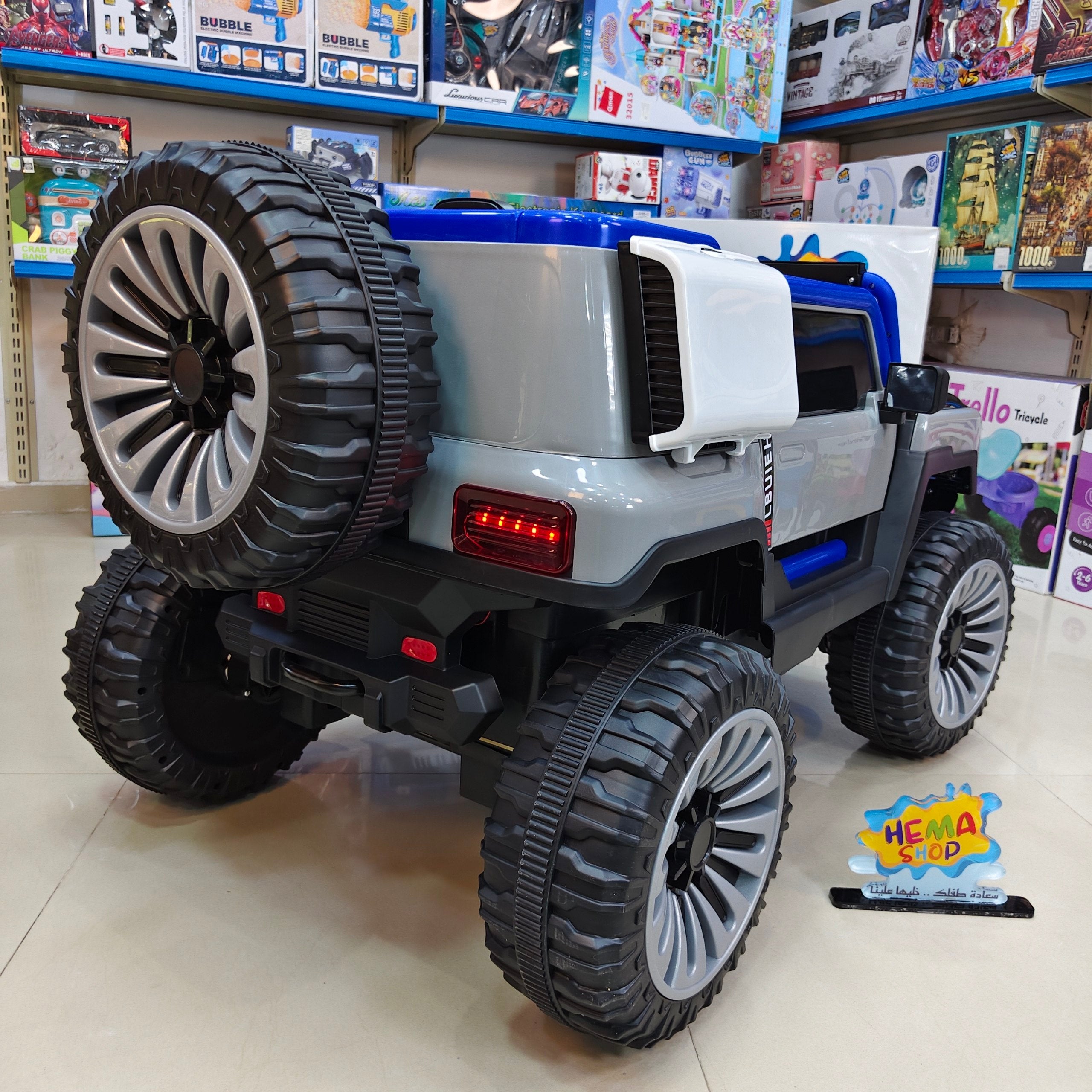 سياره Mercedes G-Class  موديل 2027 _ ازرق